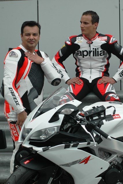 Με τον δοκιμαστή της Aprilia RSV4R, Alex Hofmann